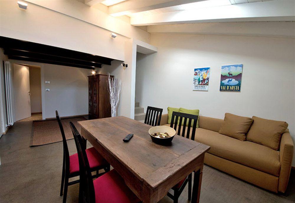 Apartements Coeur De Ville Аоста Экстерьер фото
