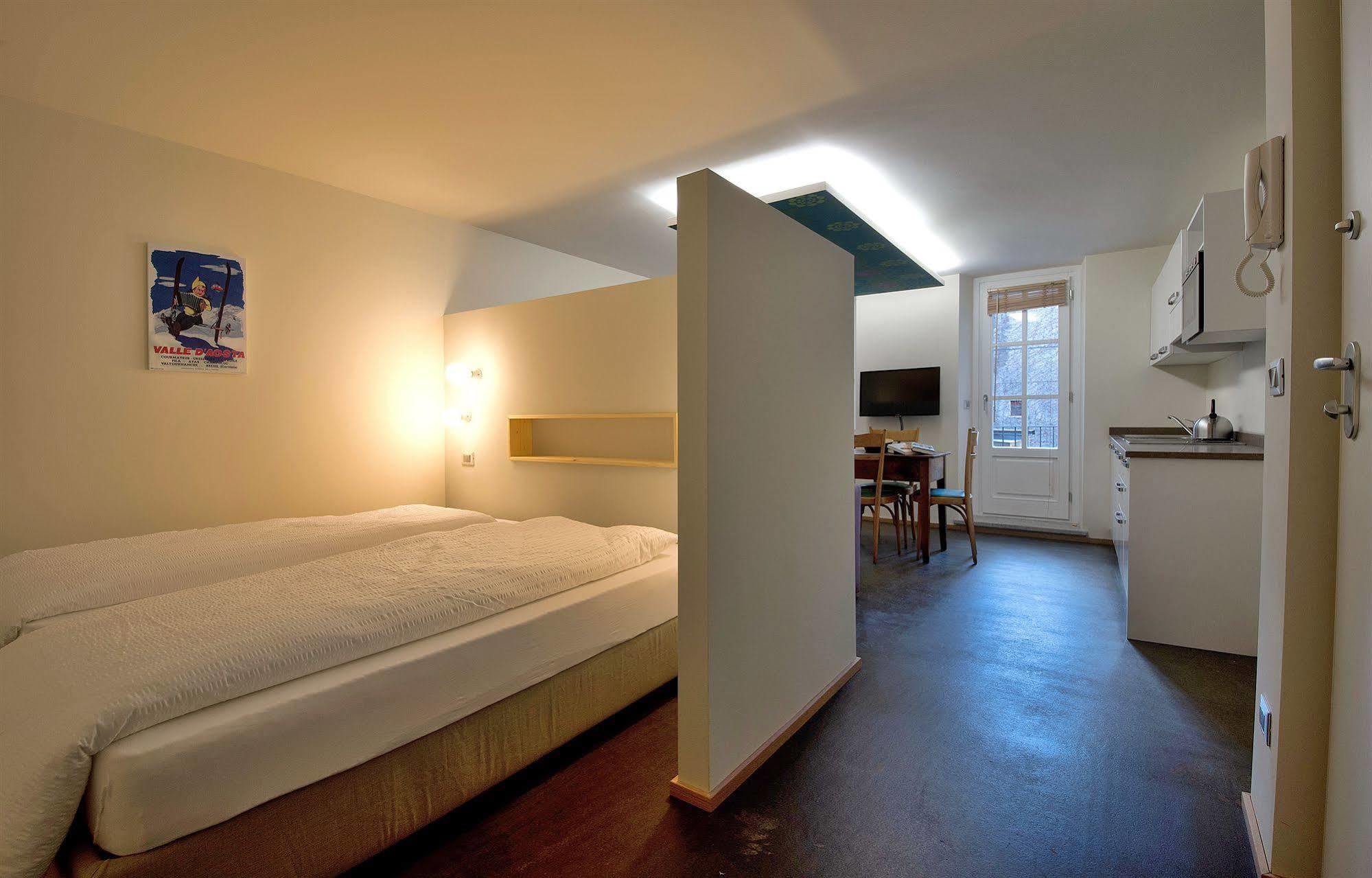 Apartements Coeur De Ville Аоста Экстерьер фото
