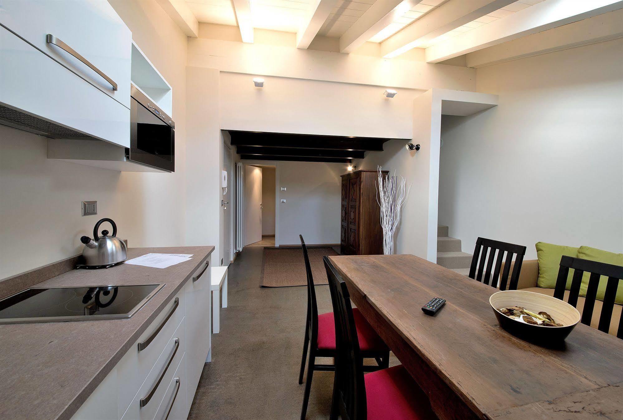 Apartements Coeur De Ville Аоста Экстерьер фото